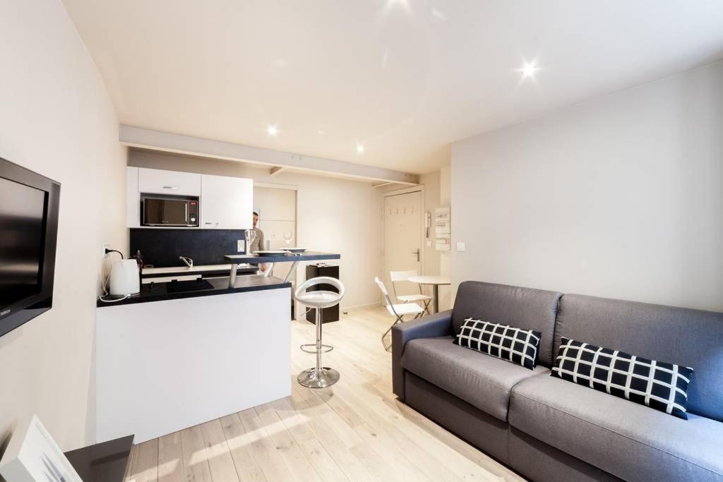 Studio Parfaitement Equipe - Metro Cordeliers Ail Lyon Exteriör bild